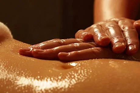 Massaggio ayurvedico Abyangham Tantrico